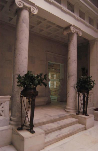 Acacia Park Cemetery and Mausoleum:Chapel: Columns