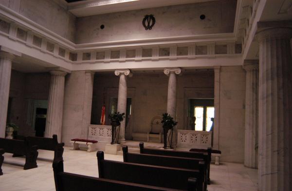 Acacia Park Cemetery and Mausoleum:Acacia Mausoleum Chapel