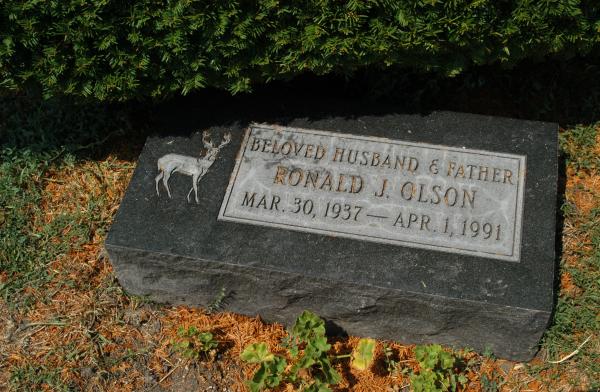 Acacia Park Cemetery and Mausoleum:Ronald Olson