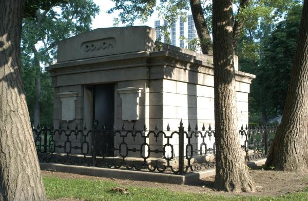 Chicago City Cemetery:Couch Mausoleum