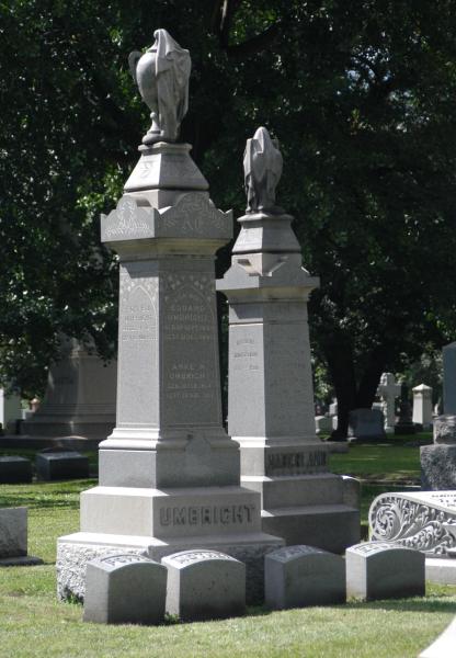 Urn Urn: Forest Home Cemetery