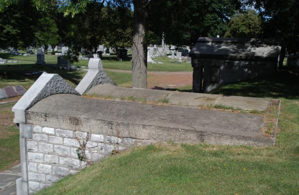 Mausoleum Ridge: Forest Home Cemetery