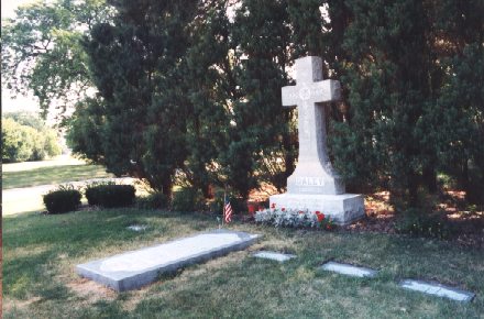 Holy Sepulchre Catholic Cemetery: Mayor Richard J. Daley 