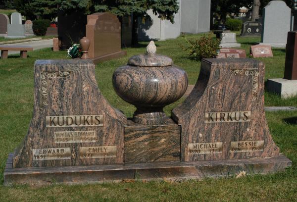 Kudukis, Kirkus: Lithuanian National Cemetery