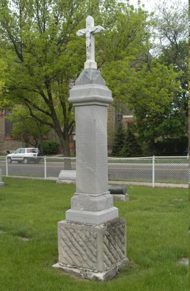 Saint Peter Catholic Cemetery:White marble Crucifix