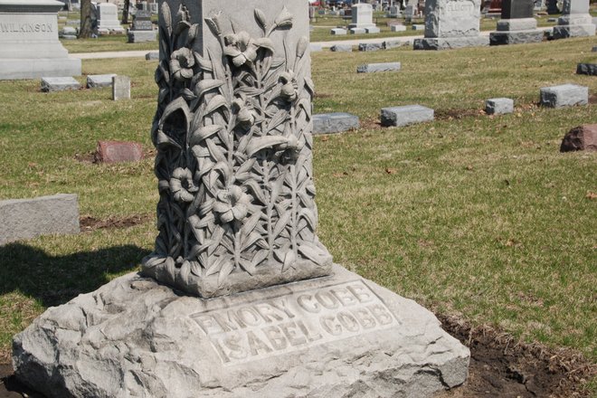 Mound Grove Cemetery: Emory and Isabel Cobb