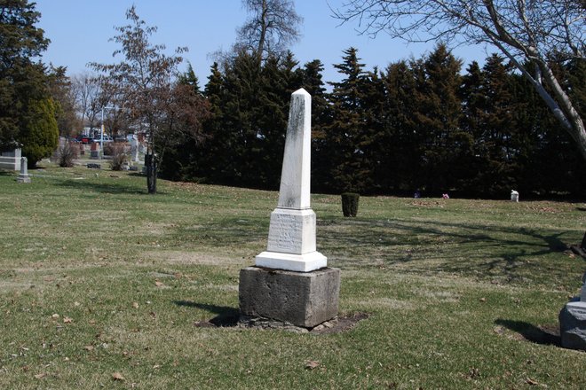 Mound Grove Cemetery: Obelisk and tree line