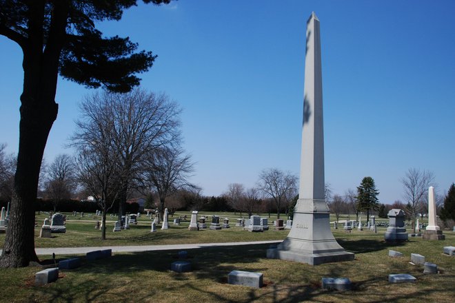 Mound Grove Cemetery: Governor Lennington Small