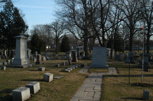 Bloomington: Evergreen Memorial Cemetery: Governor Adlai E. Stevenson