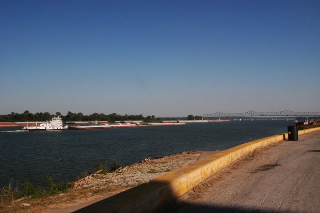 Cairo City Cemetery: River