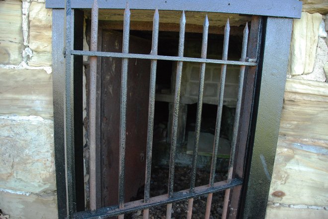 Rushville City Cemetery: Webster mausoleum interior