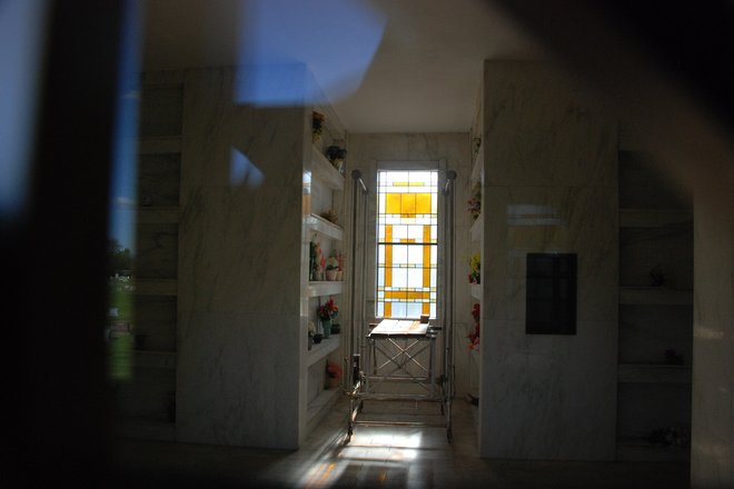 Rushville City Cemetery: Inside the Mausoleum