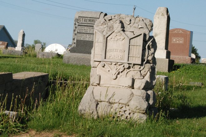Rushville City Cemetery: Robert Guy Parr