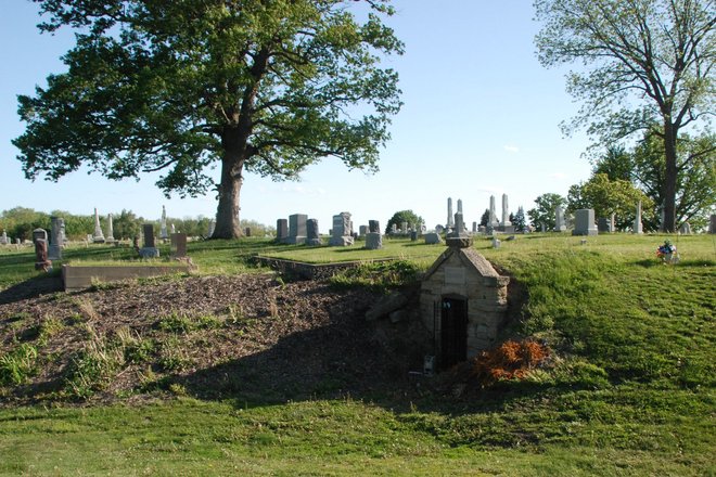 Rushville City Cemetery: Webster mausoleum