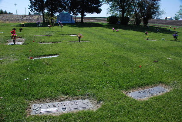 Glendale Memorial Gardens: Senator Everett M. Dirksen