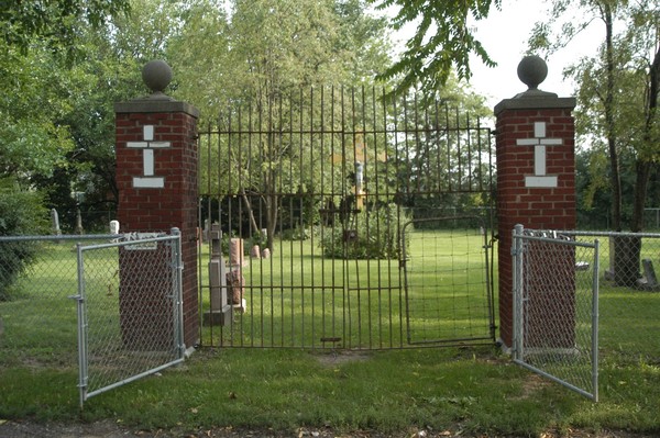 Russian Cemetery: Gate