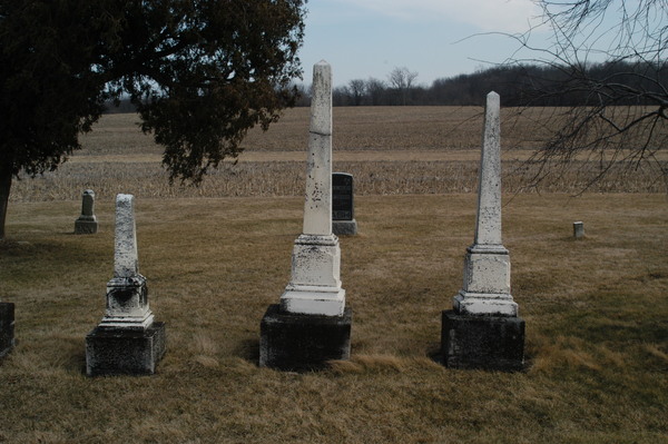 Democratic and Republican Cemeteries of Carlock: Three shafts