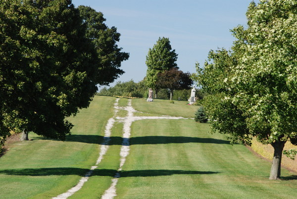 Graveyards of Carlock: Wintz Cemetery Road