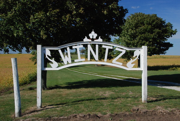 Graveyards of Carlock: Wintz Cemetery